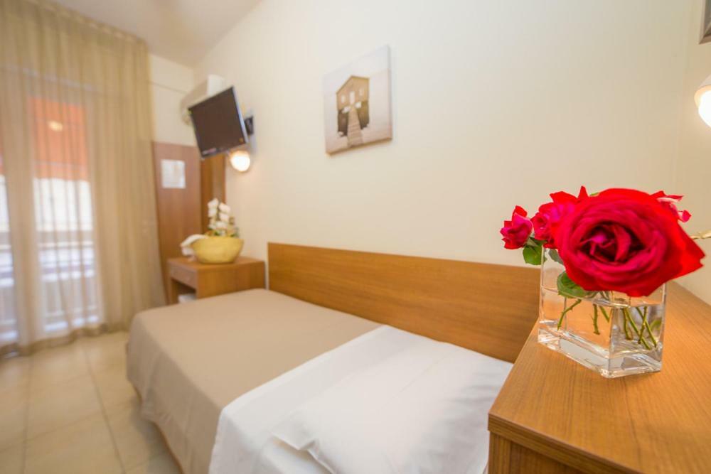 Hotel Mediterraneo & 3*