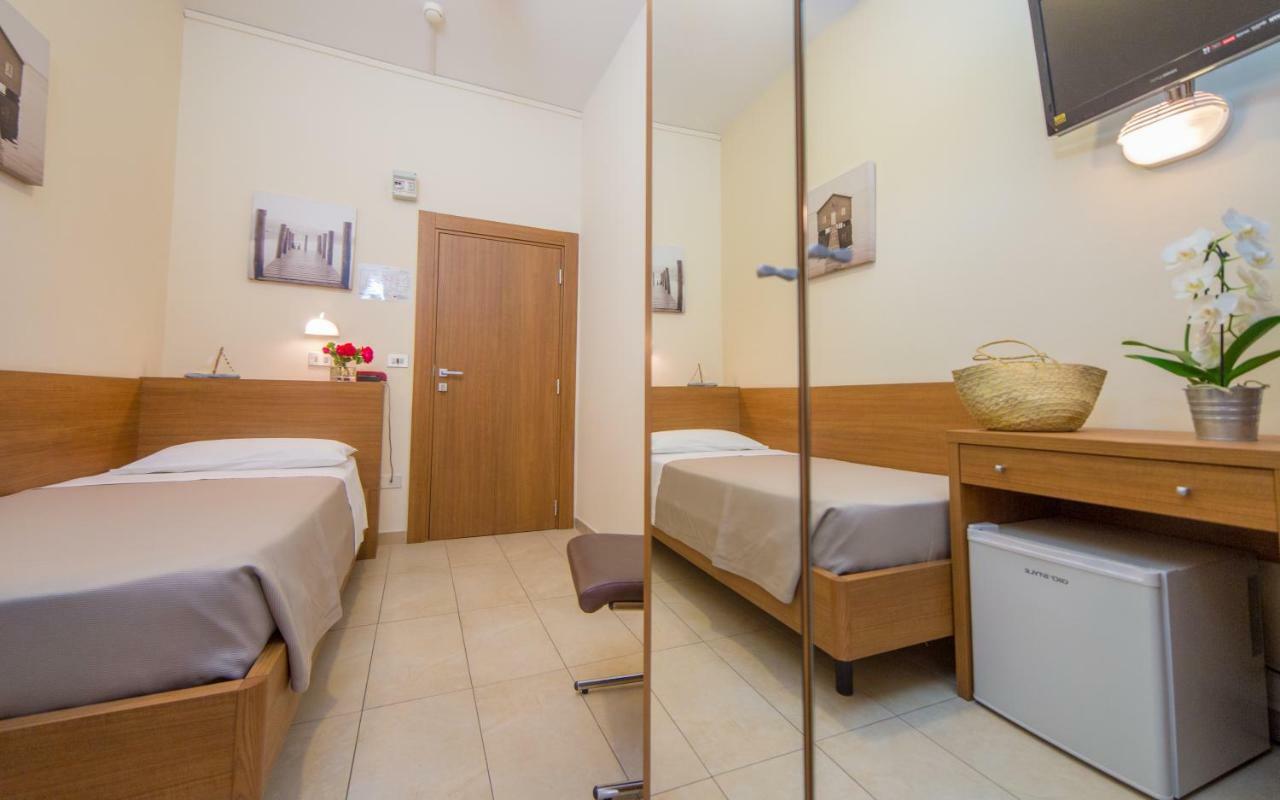 Hotel Mediterraneo & 3*